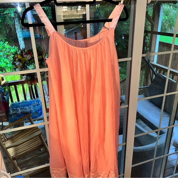 Elegant Pink Lace Trim Nightgown - Picture 11 of 12